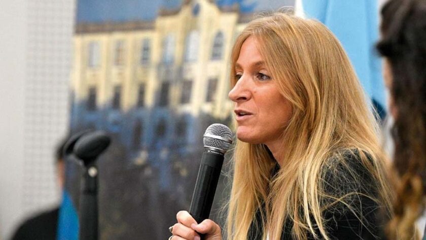 Carignano: «Restringimos vuelos porque estamos preocupados por la entrada de la variante Delta»