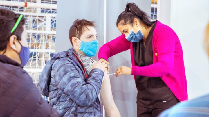 Vacunación contra el COVID-19: Amplían entrega de turnos y horarios de atención