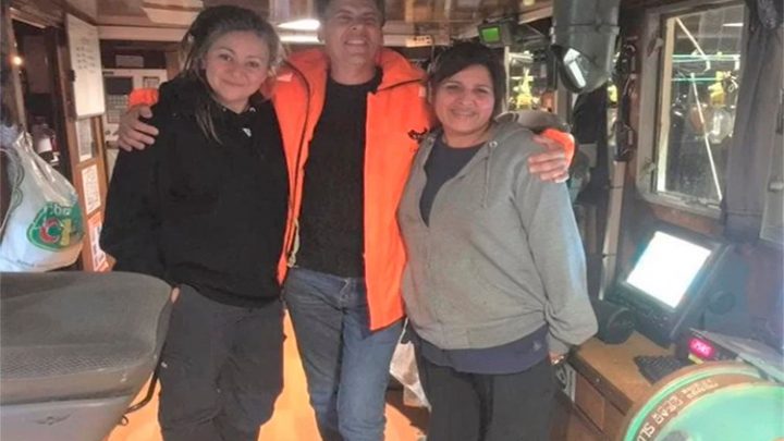 Zarpó de Chubut el primer buque pesquero al mando de dos mujeres