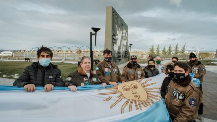 LA MUNICIPALIDAD HOMENAJEÓ AL GENERAL MANUEL BELGRANO EN EL DÍA DE LA BANDERA