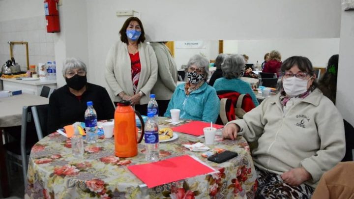 EL TALLER MUNICIPAL “GIRANDO EN PALABRAS” CERRÓ SU PRIMER CICLO DE ENCUENTROS DEL 2021