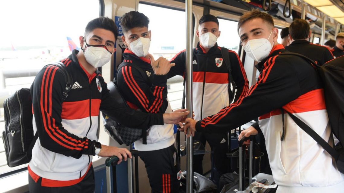River viajó a Estados Unidos y vacunó a su plantel contra el coronavirus