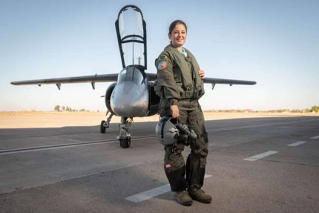 Sobrevuelos a TDF, la primera piloto femenino de aviones caza integraba la cuadrilla Sobrevuelos a TDF, la primera piloto femenino de aviones caza integraba la cuadrilla