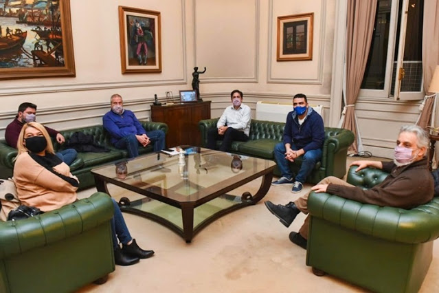 Vuoto, Bertone y el rector de la UNTDF juntos en Nación con el Ministro Trotta Vuoto, Bertone y el rector de la UNTDF juntos en Nación con el Ministro Trotta