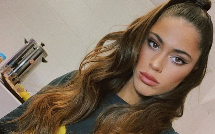 Con un ínfimo top, Tini Stoessel posó entre sombras y dejó ver su tatuaje más íntimo Con un ínfimo top, Tini Stoessel posó entre sombras y dejó ver su tatuaje más íntimo