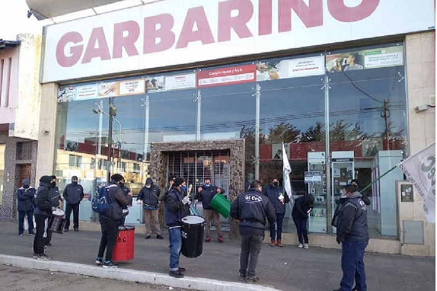 Garbarino cerró sus puertas y 9 empleados quedaron sin trabajo Garbarino cerró sus puertas y 9 empleados quedaron sin trabajo