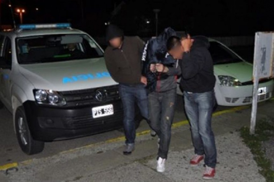 Megaoperativo antidrogas: Secuestran 6 kg de marihuana, y una importante suma de dinero en efectivo Megaoperativo antidrogas: Secuestran 6 kg de marihuana, y una importante suma de dinero en efectivo