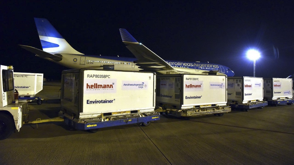 Argentina superó los 40 millones de dosis recibidas con un nuevo vuelo que llegó de China Argentina superó los 40 millones de dosis recibidas con un nuevo vuelo que llegó de China