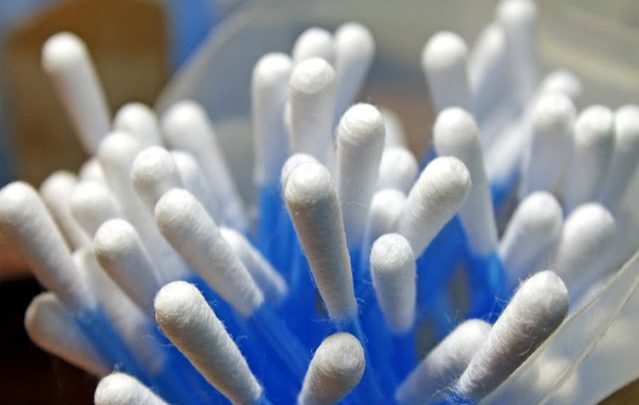 Por Ordenanza prohibieron la venta de hisopos plasticos en Ushuaia, pero no se cumple