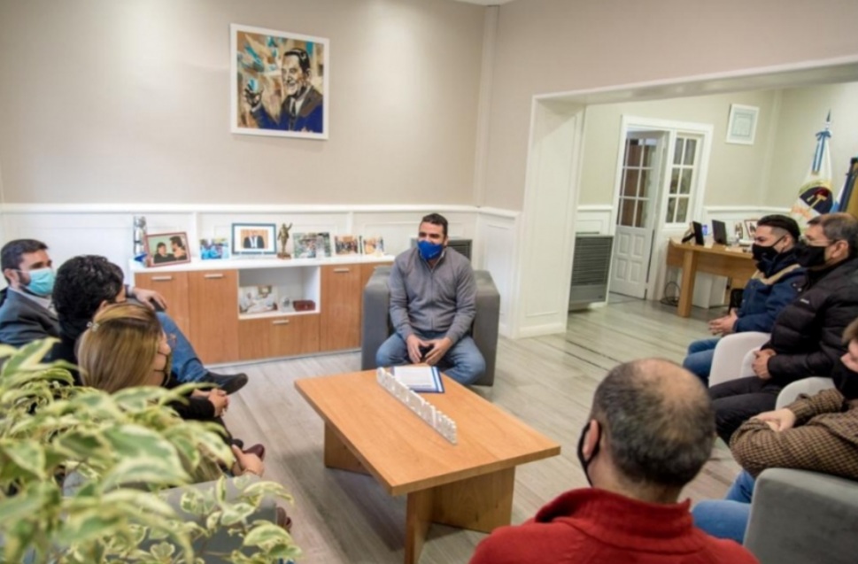 En Ushuaia, El Intendente Vuoto Se Reunió Con Dirigentes Del Partido Frente Grande