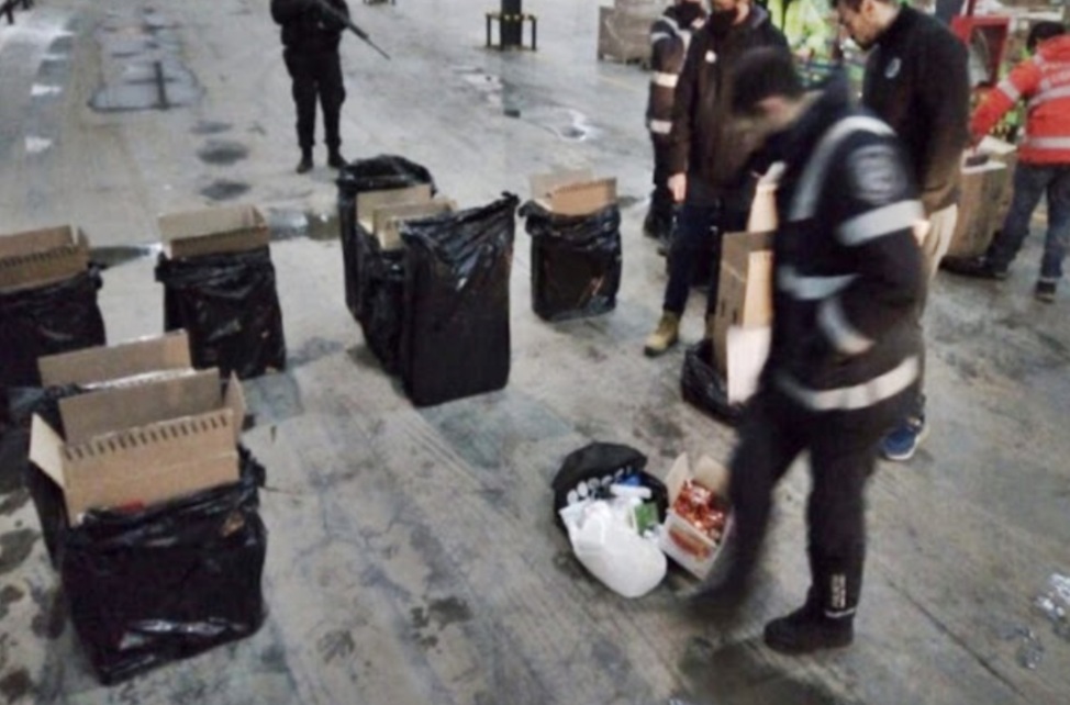 Tres Demorados Y Dos Vehiculos Secuestrados Por Contrabando De Cigarrillos Tres Demorados Y Dos Vehiculos Secuestrados Por Contrabando De Cigarrillos