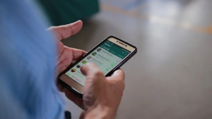 Alertan por estafas en TDF con falsos turnos de vacunacion por WhatsApp