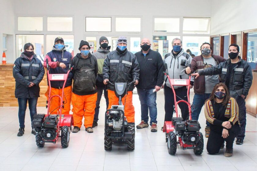 Tolhuin: Con la compra de tres motocultivadores, impulsan la producción frutihortícola