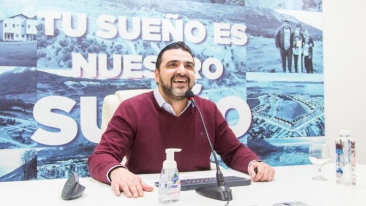 “Cuando terminemos la gestión, habremos entregado más de 1500 terrenos, con más de 1600 casas”