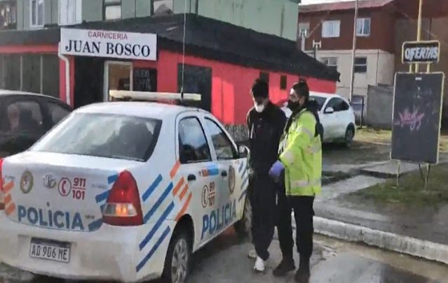 Remisero agredido a cascotazos por un sujeto que se negó a pagar el viaje