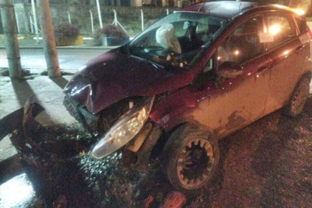 Policia choco borracho en la madrugada y termino detenido Policia choco borracho en la madrugada y termino detenido