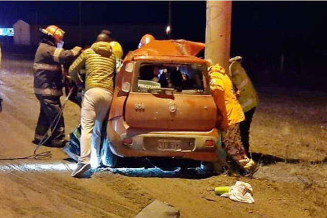 Choque en la madrugada, dos personas trasladadas al Hospital