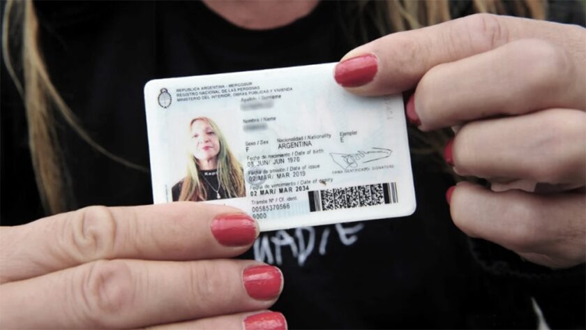 Desde hoy, las personas no binarias podrán elegir «X» en el DNI