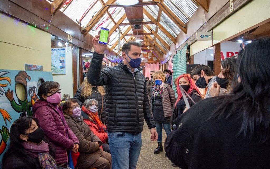 LA MUNICIPALIDAD DE USHUAIA SUMÓ AL PASEO DE ARTESANOS DE LA CIUDAD A LA TARJETA +U LA MUNICIPALIDAD DE USHUAIA SUMÓ AL PASEO DE ARTESANOS DE LA CIUDAD A LA TARJETA +U