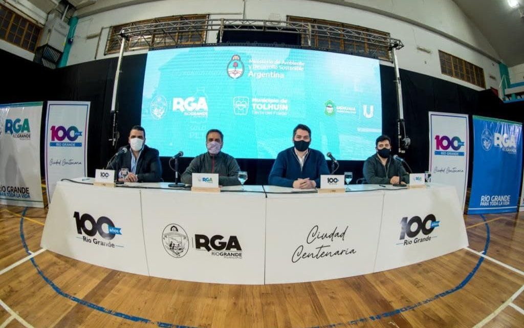 TRATAMIENTO DE RESIDUOS: CABANDIÉ Y LOS INTENDENTES FIRMARON UN HISTÓRICO CONVENIO TRATAMIENTO DE RESIDUOS: CABANDIÉ Y LOS INTENDENTES FIRMARON UN HISTÓRICO CONVENIO