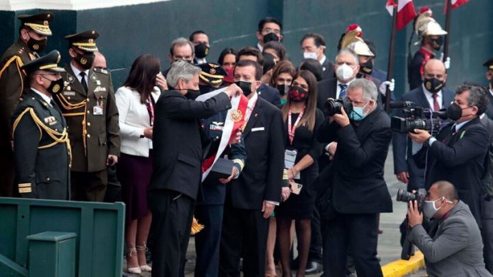 Castillo es el flamante presidente de Perú