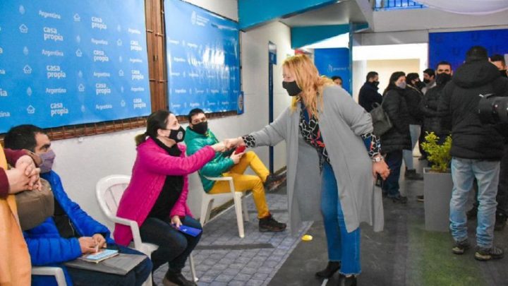 COMENZÓ LA ATENCIÓN EN CANCHA 4 PARA ACCEDER A CRÉDITOS Y VIVIENDAS DEL PROCREAR