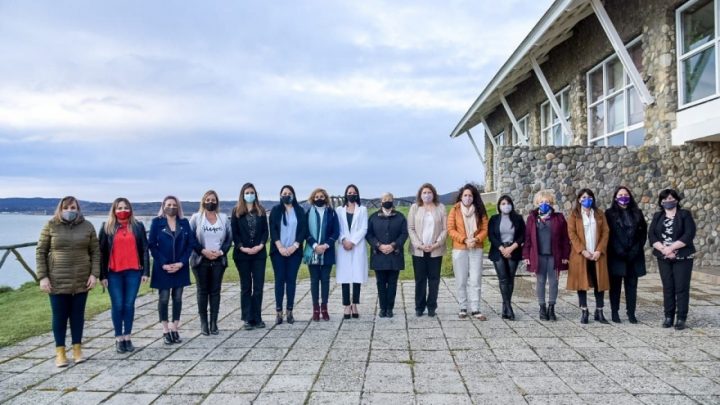 Contundente apoyo de la red de parlamentarias fueguinas a la precandidatura a diputada de Carolina Yutrovic