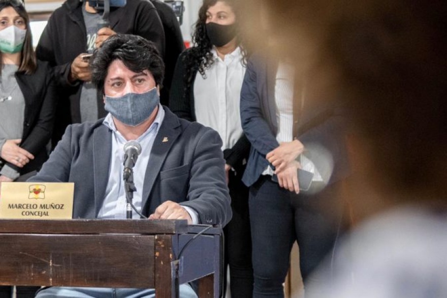 Llevan a Juicio a Concejal de Tolhuin por golpear y lesionar a una persona en un supermercado.