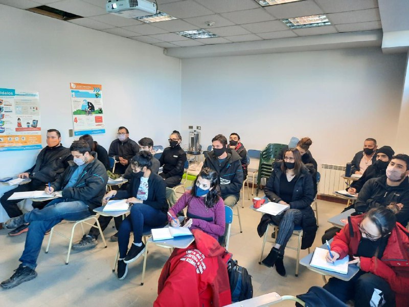 LA MUNICIPALIDAD DE USHUAIA LLEVÓ ADELANTE UNA CAPACITACIÓN A INSPECTORES SOBRE CARGAS PELIGROSAS LA MUNICIPALIDAD DE USHUAIA LLEVÓ ADELANTE UNA CAPACITACIÓN A INSPECTORES SOBRE CARGAS PELIGROSAS