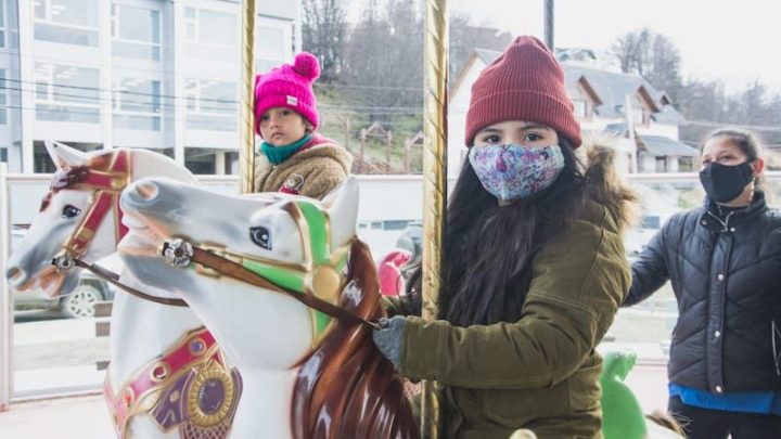 NIÑOS Y NIÑAS DEL JARDÍN “TRENCITO NEVADO” VISITARON LA CALESITA MUNICIPAL DE USHUAIA