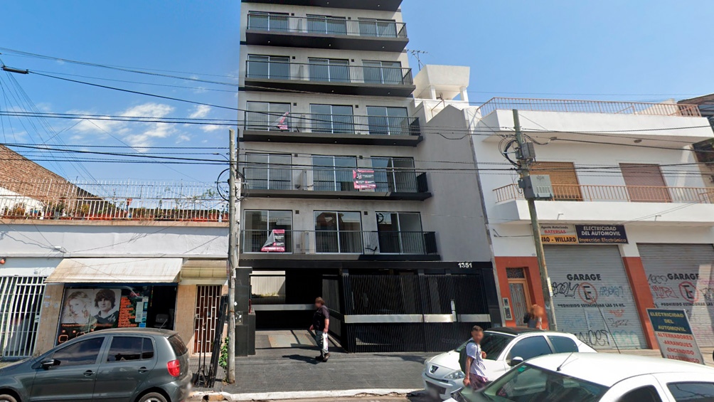 Tres bomberos murieron durante un incendio en un departamento Tres bomberos murieron durante un incendio en un departamento