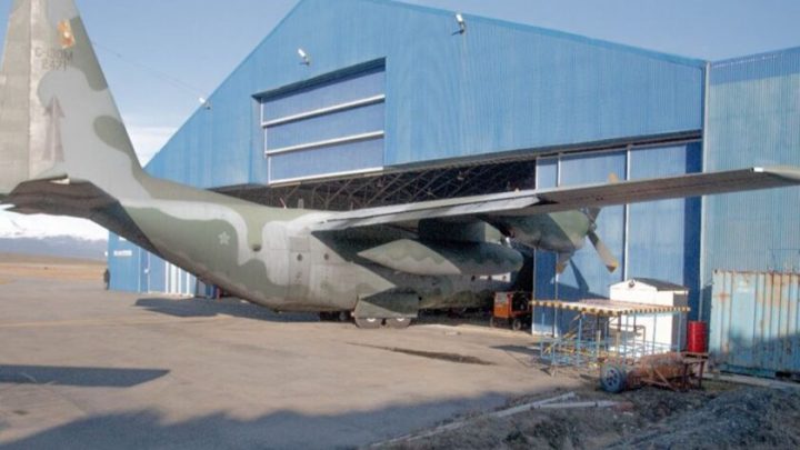 La provincia asiste a una Aeronave de la Fuerza Aérea brasilera que abastece a Base Antártica