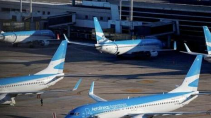 Cambios de pasajes sin cargo: Aerolíneas Argentinas anunció un nuevo sistema ante las constantes cancelaciones por la pandemia