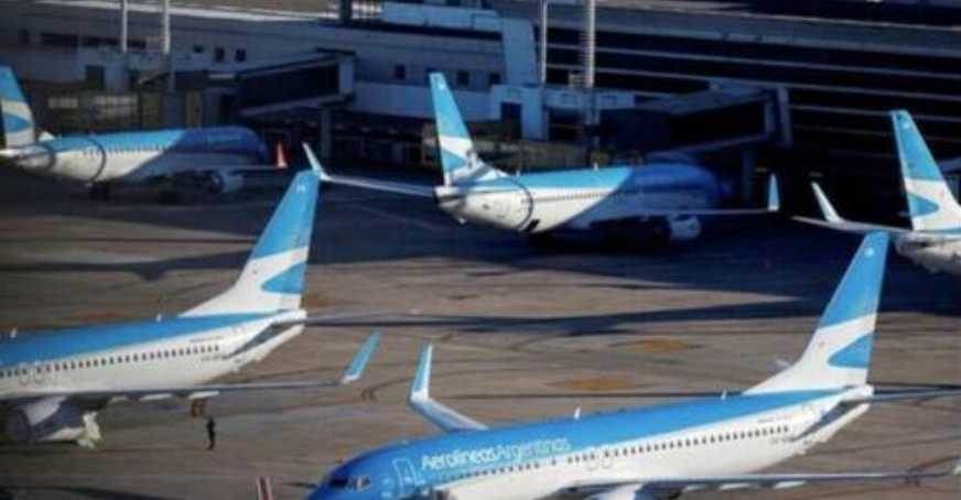 Cambios de pasajes sin cargo: Aerolíneas Argentinas anunció un nuevo sistema ante las constantes cancelaciones por la pandemia