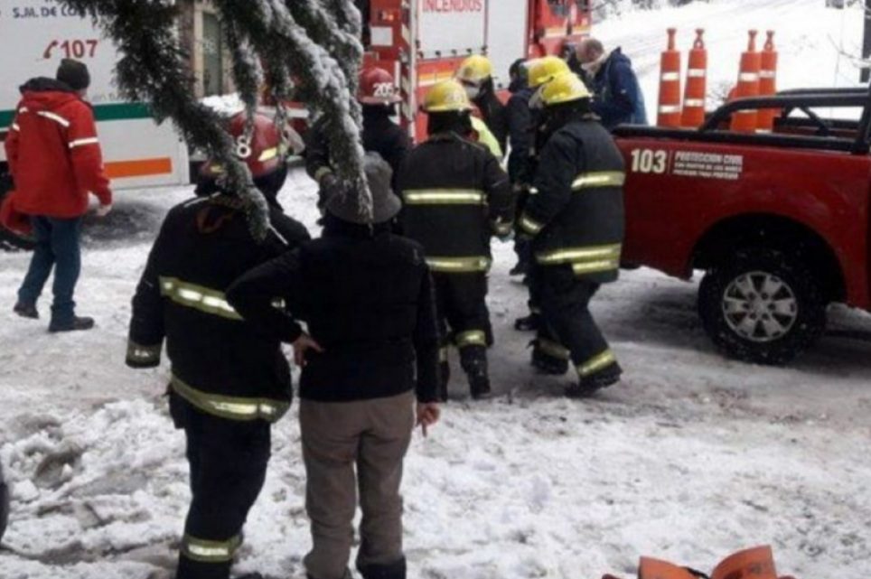 Nevada Trágica En San Martín De Los Andes: Cayó Una Rama Y Aplastó A Dos Chicos Nevada Trágica En San Martín De Los Andes: Cayó Una Rama Y Aplastó A Dos Chicos