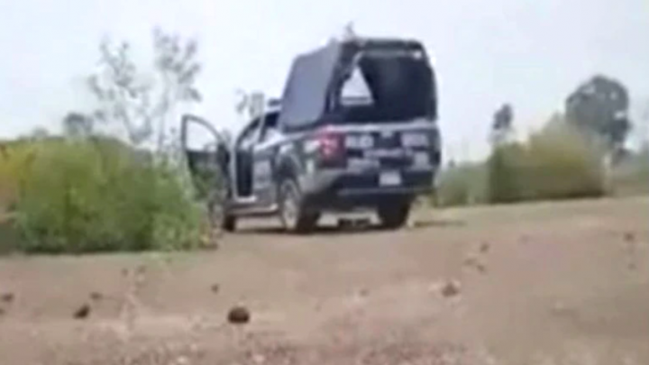 Grabaron a dos policías mientras mantenían relaciones sexuales dentro de un patrullero