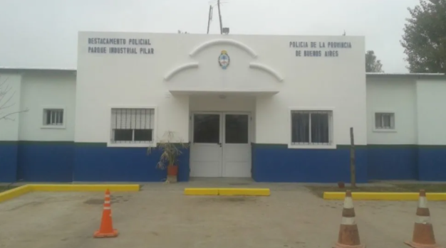 Falsos policías narcos copan vivienda y violan a una joven frente a su familia porque no hallaron drogas