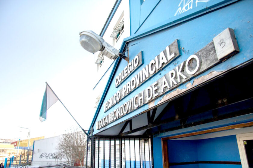 Padres piden al Gobierno que sus hijos puedan volver a clases Padres piden al Gobierno que sus hijos puedan volver a clases