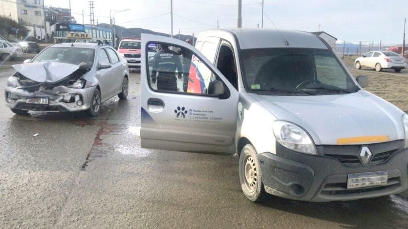 Acompañante resulta lesionado en un choque