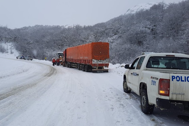 Camionero debió ser auxiliado por Vialidad en la Ruta 3