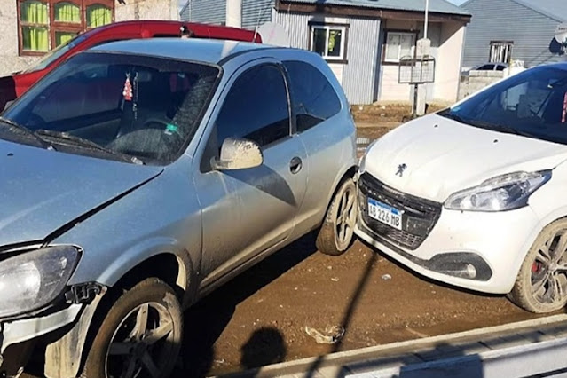 Choque múltiple, un camión y cinco vehículos involucrados