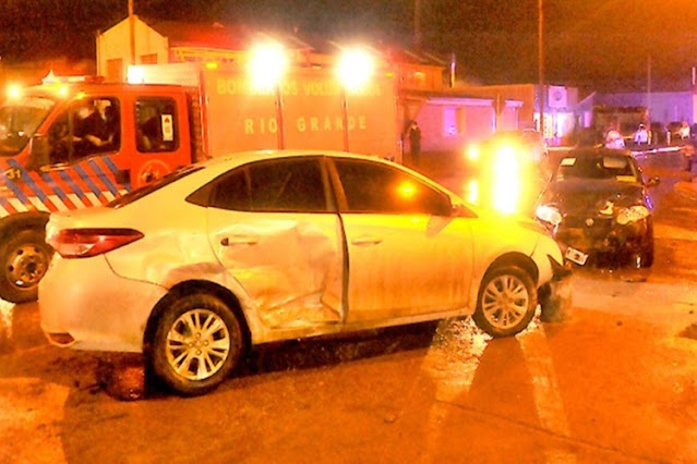 Colisión entre un Yaris y un Palio, con una conductora lesionada