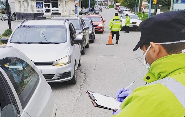 Flexibilizaran las restricciones de circulación y el horario de cierre de comercios