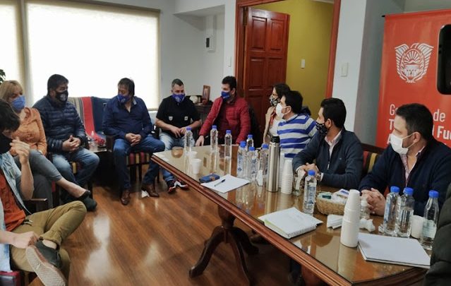 Acuerdo salarial entre Gobierno y Escalafon Humedo 7000 pesos al básico