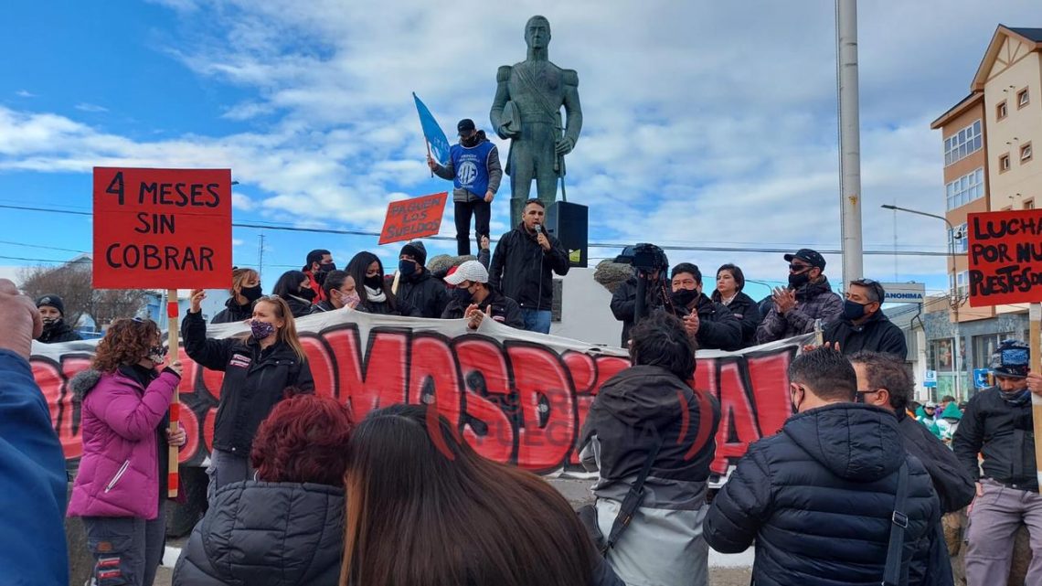 Movilización de trabajadores de Digital Fueguina en Río Grande Movilización de trabajadores de Digital Fueguina en Río Grande