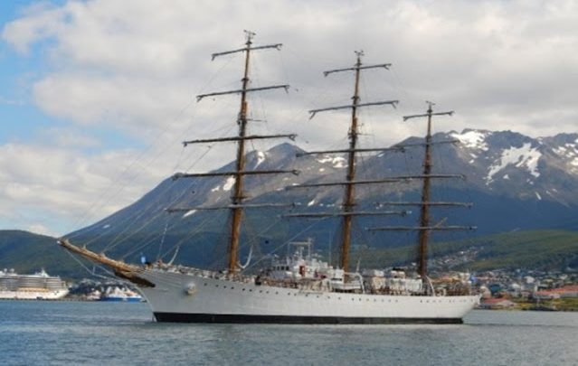 Llega la Fragata Libertad a Ushuaia