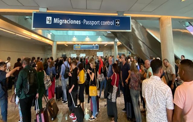 Nacion dejaran ingresar extranjeros vacunados para reactivar el turismo