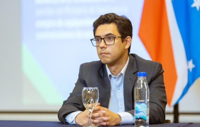 Ministro Fernandez, volvio asegurar que no deben coparticipacion a los municipios