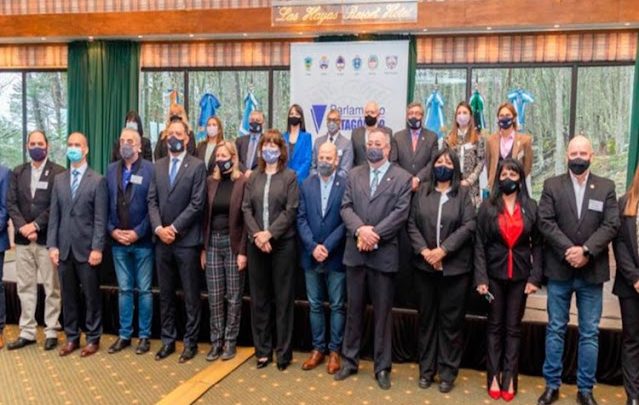 Sesion presencial del Parlamento Patagonico en Ushuaia