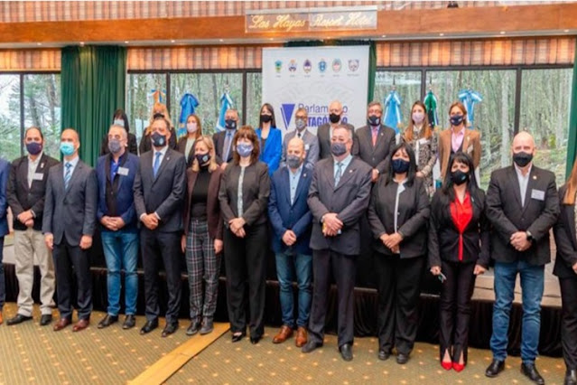Sesion presencial del Parlamento Patagonico en Ushuaia